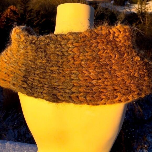 HAND CRAFTED Chunky Knit short soft wool roving yarn scarf browns creams black - Picture 3 of 8